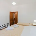 아파트 Baglio Montoleone 카스텔루치오